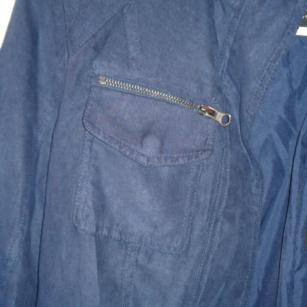 GUESS - Picture 4 of 4